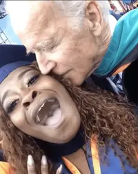 bidenkiss.png bidenkiss.png