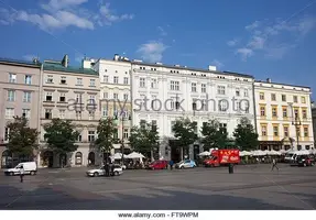 historic-tenement-houses-apartment-buildings-in-old-town-of-krakow-ft9wpm_43.webp