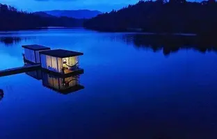 floating-cabins.webp