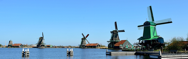 77522_fullimage_zaanse schans molens langs het water © mike bink fotografie via marketing zaa...webp