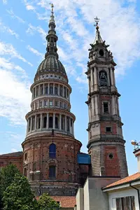 Cupola_e_campanile_di_San_Gaudenzio.webp