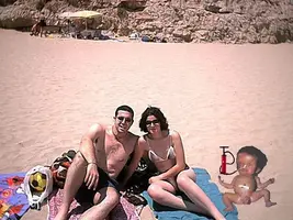 Laura_y_Yo_En_la_playa_2001.webp