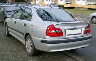 Mitsubishi_Carisma_rear_20071205.webp
