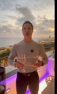 javier cárdenas más fuerte que el vinagre.webp