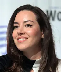 640px-Aubrey_Plaza_by_Gage_Skidmore_2.webp