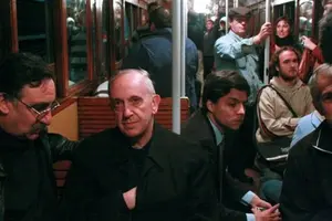 Papa-en-metro.webp