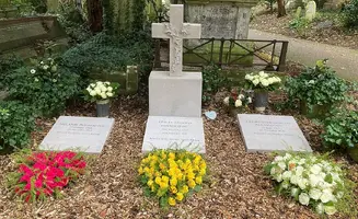 Grave_of_George_Michael_in_Highgate_Cemetery.webp