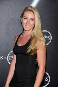 mikaela-shiffrin-at-heroes-at-the-espys-pre-party-in-los-angeles-07-17-2018-4_thumbnail.webp