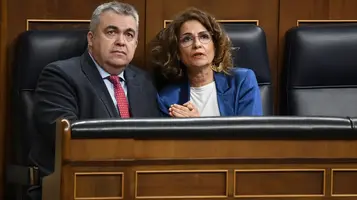 el-secretario-de-organizacion-del-psoe-santos-cerdan-y-la-vicepresidenta-primera-y-ministra-d...webp
