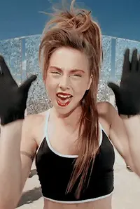 spice-girls-in-say-youll-be-there-v0-pcwqe295fq0c1.webp