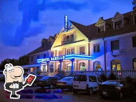 ra32-Hotel-Bahillo-facade.webp