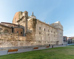 Valladolid_Cathedral_2023_-_West_Façade.webp