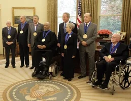 2005_National_Medal_of_Arts_winners.webp