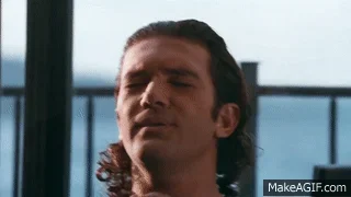 Antonio_Banderas_Assassins_laptop_scene.webp