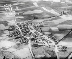 ¡Buenos días Alcorcón! Ver nuestro pueblo desde el aire en 1930 encoge el corazón. Éramos ape...webp