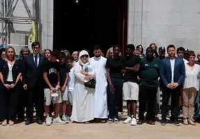 minut-de-silenci-pels-menors-morts-a-la-platja-de-l-arrabassada-de-tarragona-acn_16_645x451.webp