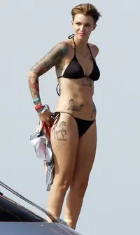 ruby-rose-black-bikini-611x1024.webp