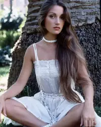 jane-seymour-in-cotton-sundress-photo-u1.webp