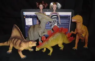 Muñecas&Dinosaurios.jpg