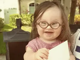 downie girl intelectual.webp