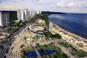 800px-Praia_da_Ponta_Negra_(Manaus).jpg