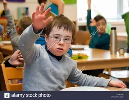 sindrome-de-down-aprender-juntos-en-la-misma-clase-dy9jw0.webp