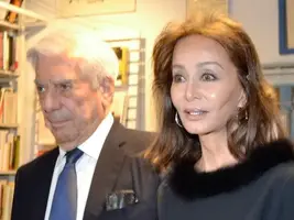 isabel-preysler-inicio-relacion-mario-vargas-llosa-kpWB-U701079628506wlD-644x483@MujerHoy.webp