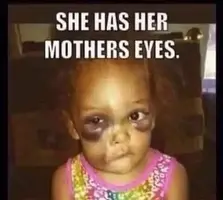 tiene los ojos de su madre.webp