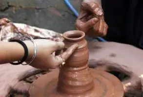 wheel-pot-jar-statue-mud-ceramic-1121907-pxhere.com_-300x205.webp