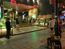 07 ruamchitt hotel.webp
