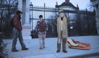 Voy a ver si me como un buen pollón.webp